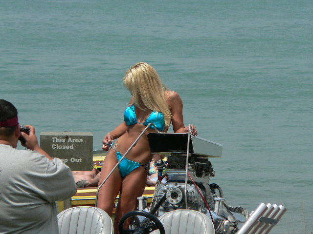 Hotboats_and_babes_356.jpg